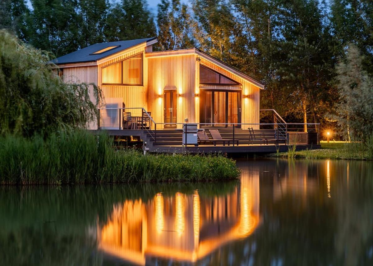 Woad Mill Lakeside Lodges Boston Eksteriør bilde